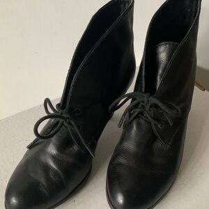 Bass Boots Short Bootie Vintage Edgy Victorian Style Leather Black Stacked H2” 8